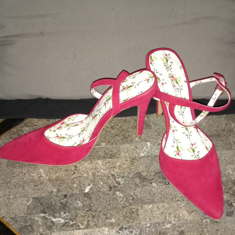 Women's suede heel